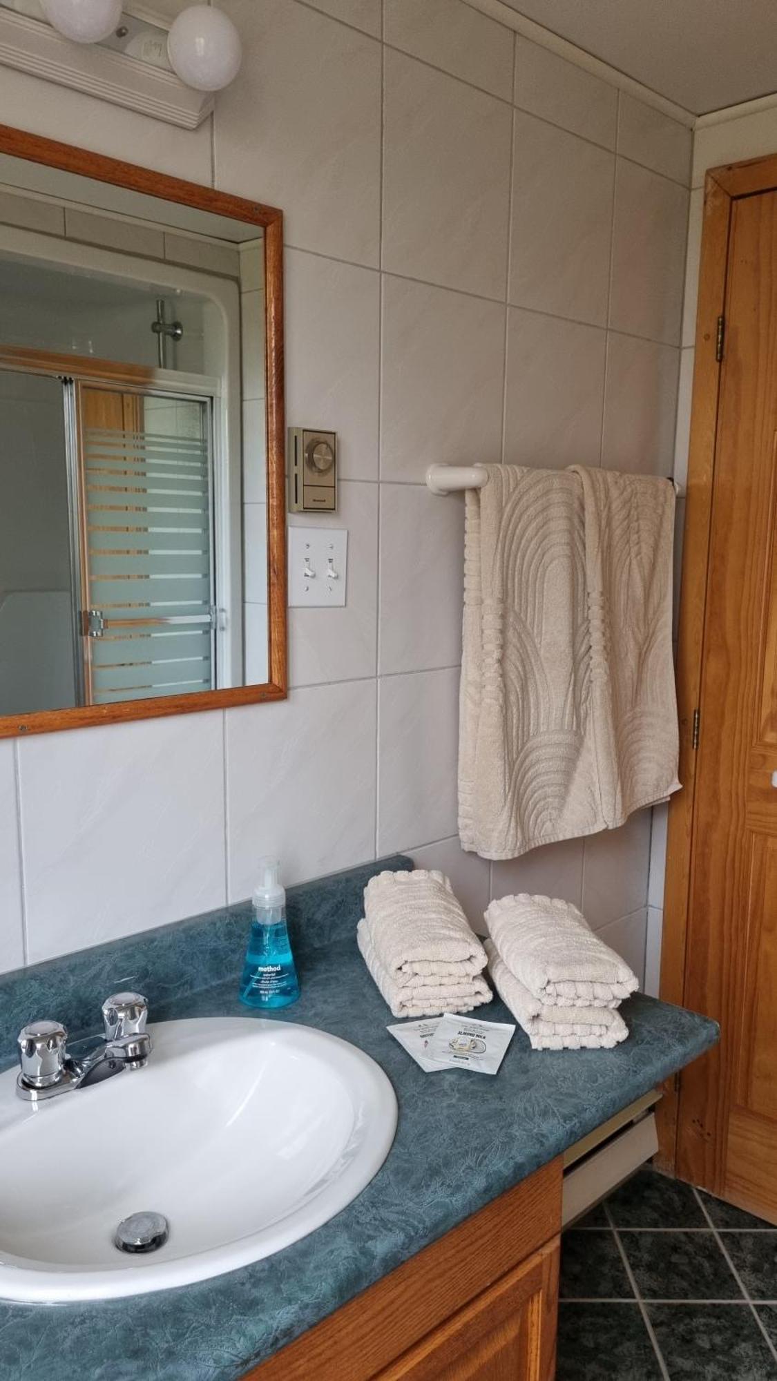 Port Dufferin Oceanfront Apartments מראה חיצוני תמונה