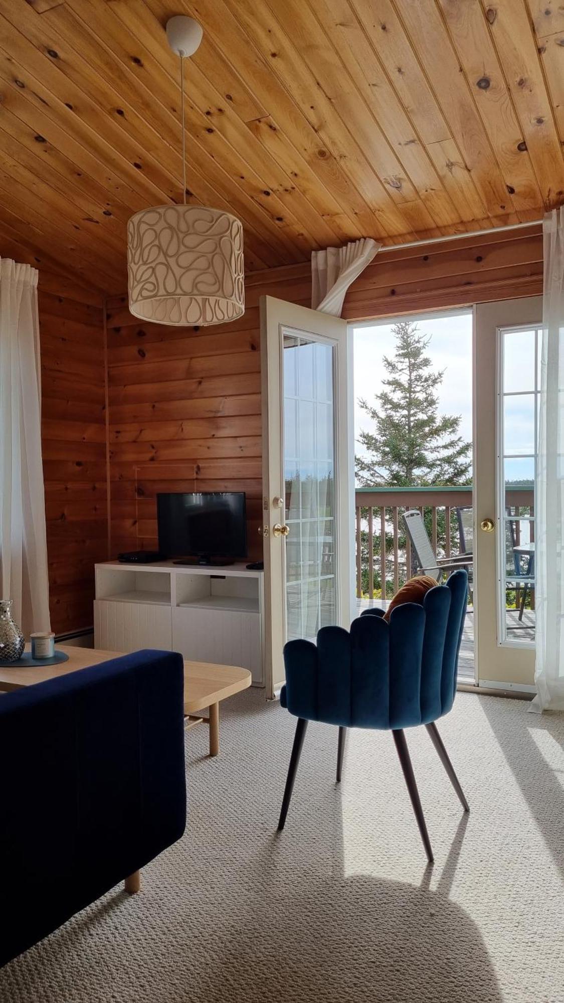 Port Dufferin Oceanfront Apartments מראה חיצוני תמונה